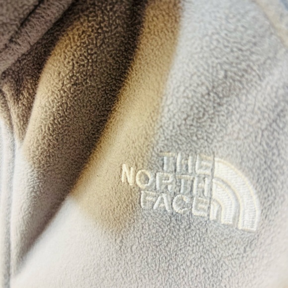 The North Face Light Gray Fleece Jacket - Picture 12 of 13